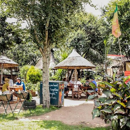 Lebo'S Soweto Backpackers Hostel ภายนอก รูปภาพ