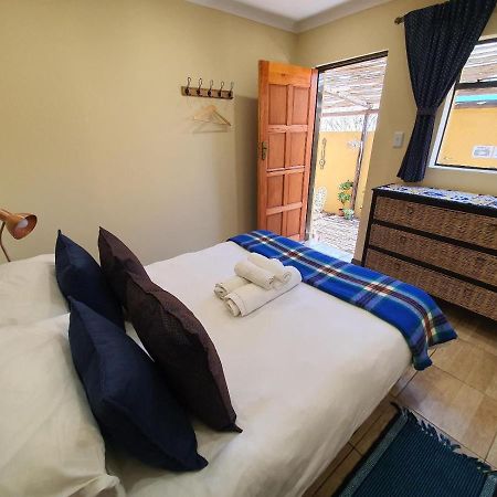 Lebo'S Soweto Backpackers Hostel ภายนอก รูปภาพ