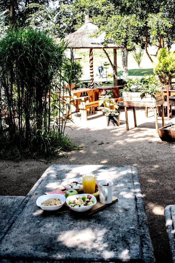 Lebo'S Soweto Backpackers Hostel ภายนอก รูปภาพ