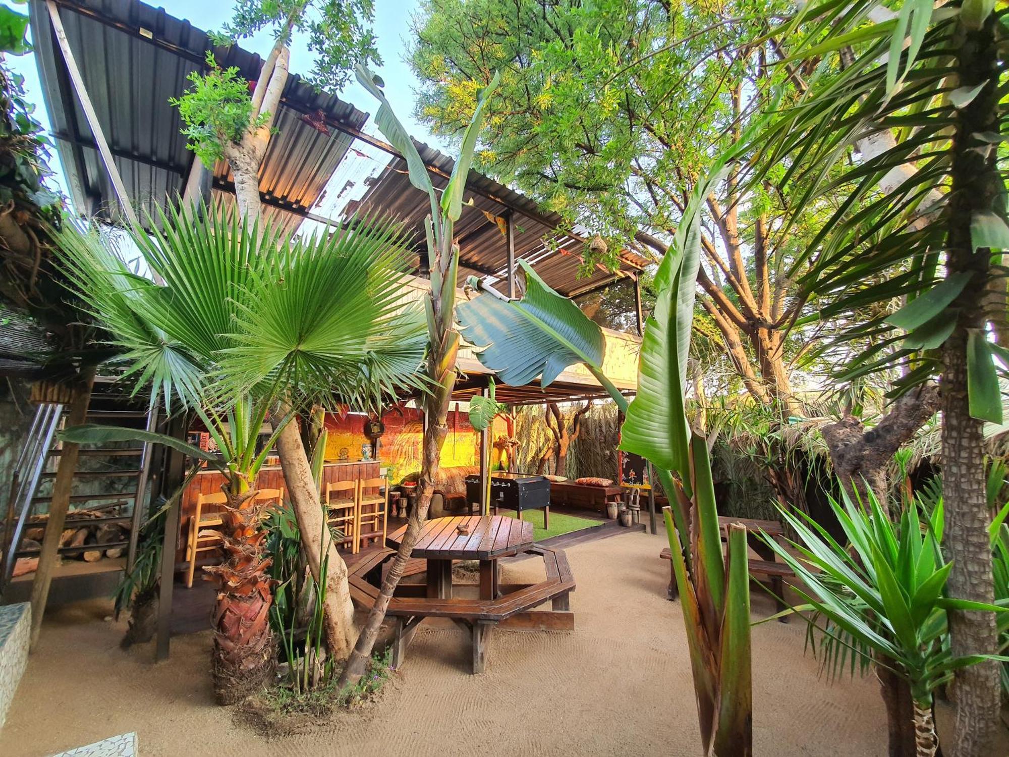Lebo'S Soweto Backpackers Hostel ภายนอก รูปภาพ