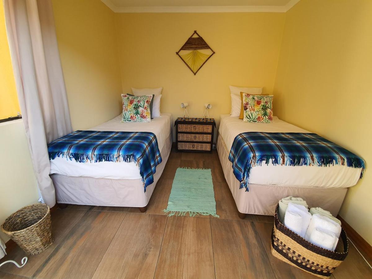 Lebo'S Soweto Backpackers Hostel ภายนอก รูปภาพ
