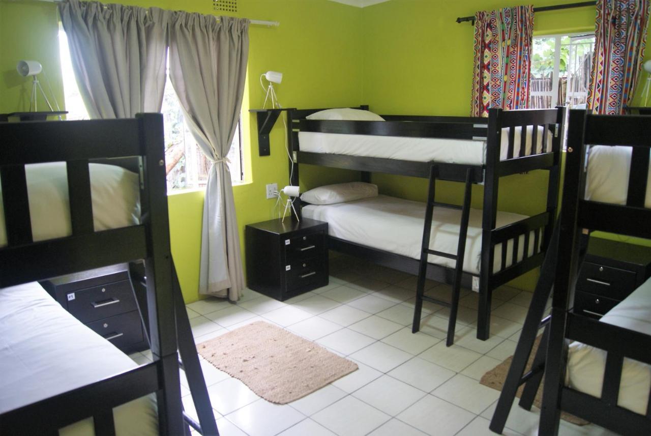 Lebo'S Soweto Backpackers Hostel ภายนอก รูปภาพ