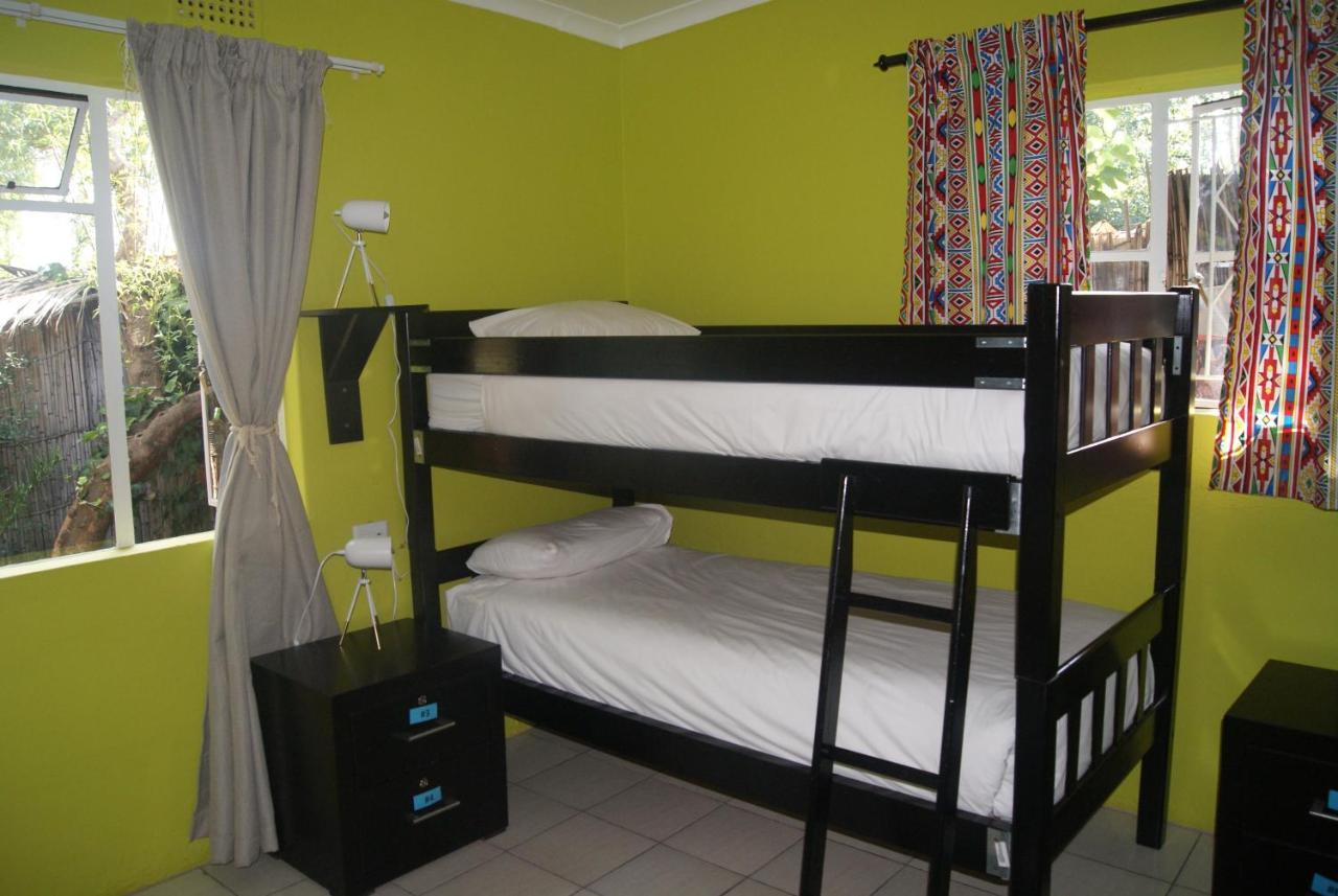 Lebo'S Soweto Backpackers Hostel ภายนอก รูปภาพ