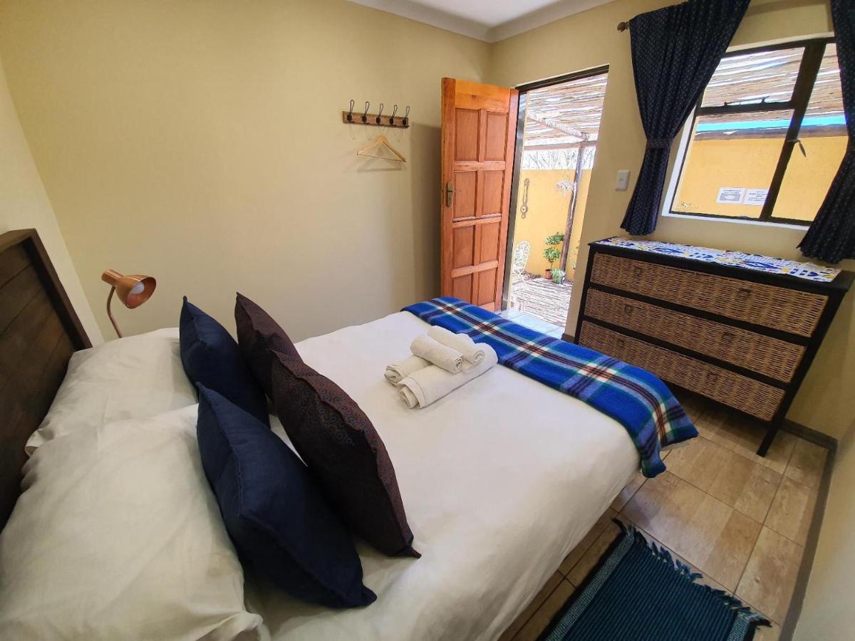 Lebo'S Soweto Backpackers Hostel ภายนอก รูปภาพ